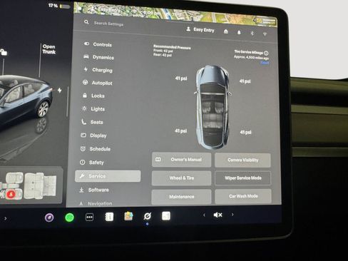 Used 2024 Tesla Model Y Long Range AWD/4WD image 16