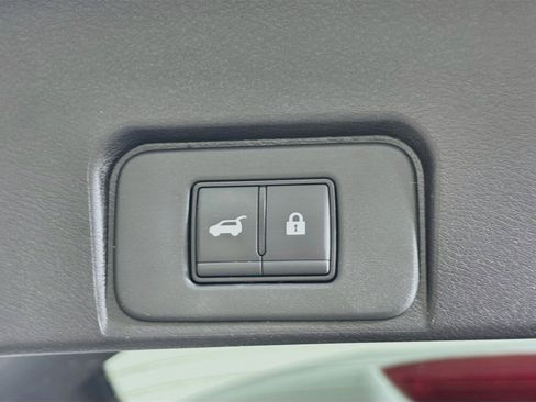 Used 2025 Nissan Rogue SV AWD/4WD image 28
