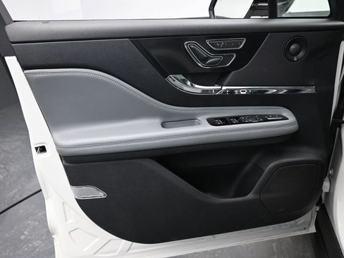 Used 2021 Lincoln Corsair Reserve w/ Equipment Group 201A image 29