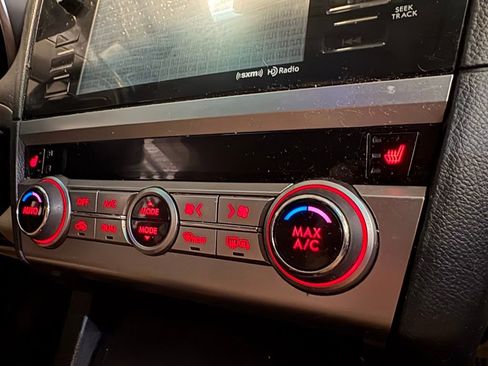 Used 2015 Subaru Outback 2.5i Limited w/ Popular Package #4 image 17