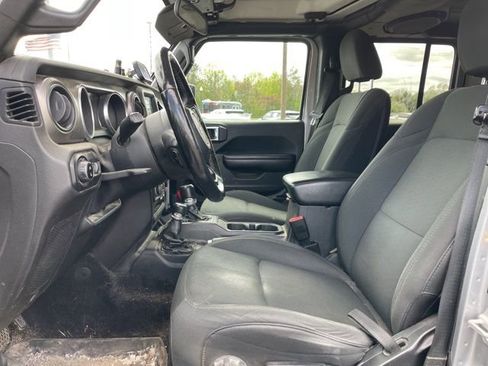 Used 2020 Jeep Gladiator Sport w/ Quick Order Package 24S AWD/4WD image 11