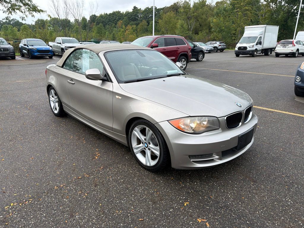 Used 2011 BMW 128i Convertible RWD image 2