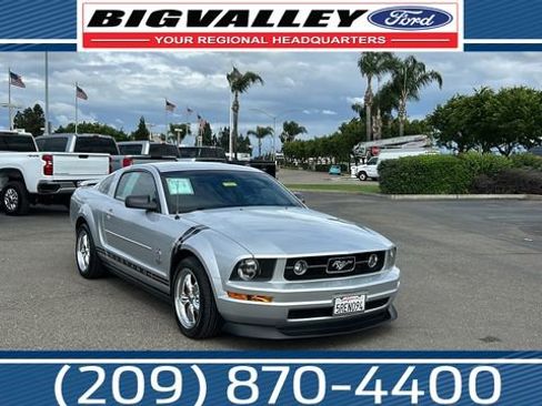 Used 2006 Ford Mustang Deluxe image 1