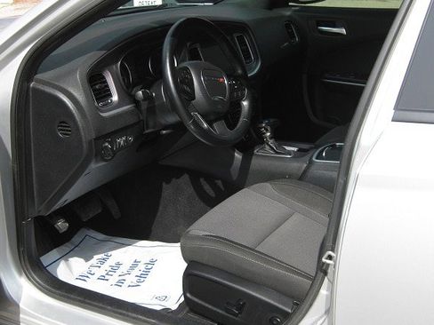 Used 2020 Dodge Charger SXT RWD image 7