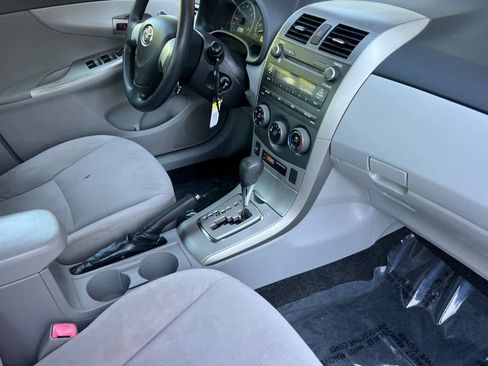 Used 2011 Toyota Corolla LE FWD image 16