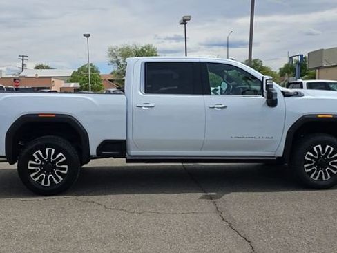 New 2026 GMC Sierra 2500 Denali Ultimate AWD/4WD image 9