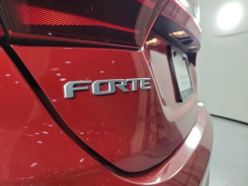 Used 2024 Kia Forte LXS FWD image 5