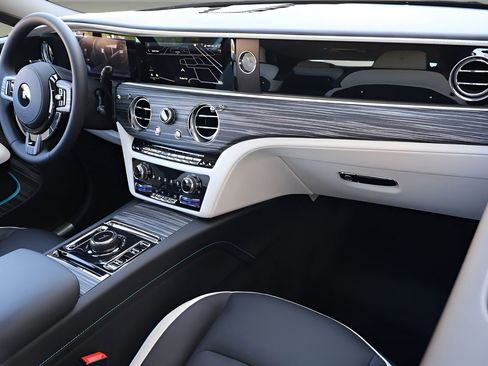 New 2026 Rolls-Royce Spectre image 24