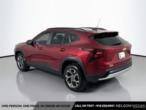 Used 2025 Chevrolet Trax LT w/ Driver Confidence Package FWD image 7