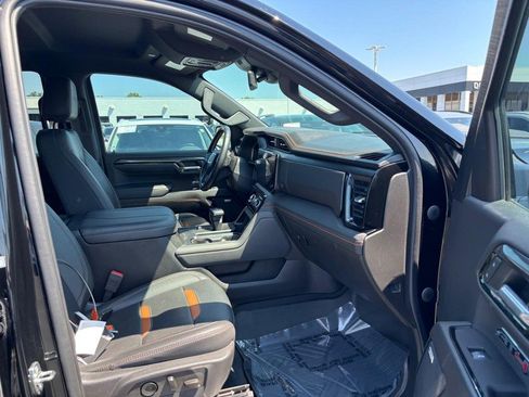 Used 2023 GMC Sierra 1500 AT4 w/ AT4 Preferred Package AWD/4WD image 12