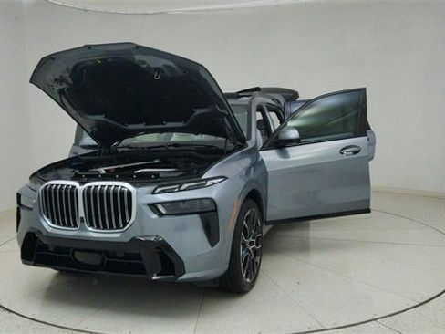 Used 2023 BMW X7 xDrive40i w/ M Sport Package image 80