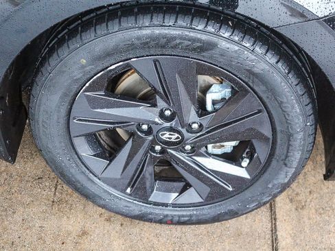 Used 2022 Hyundai Elantra SEL w/ Convenience Package image 12