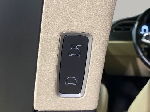 Used 2017 Tesla Model X 75D AWD/4WD image 10