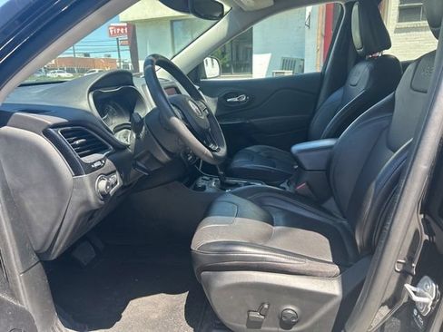 Used 2023 Jeep Cherokee Altitude Lux AWD/4WD image 12