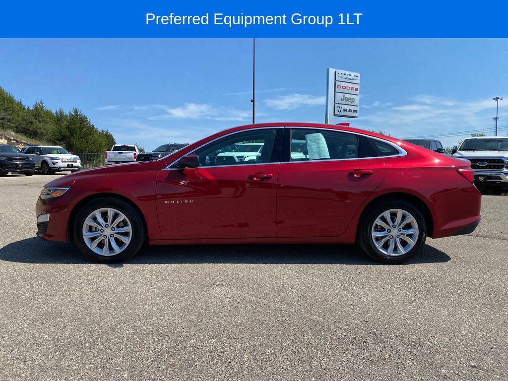 Used 2025 Chevrolet Malibu LT FWD image 3