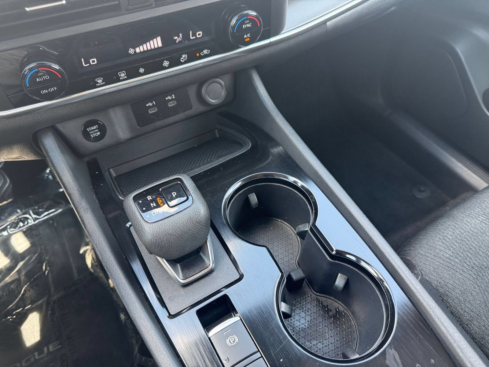 Used 2025 Nissan Rogue SV AWD/4WD image 39