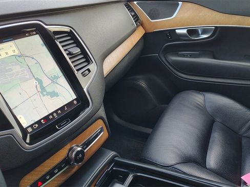 Used 2024 Volvo XC90 B6 Plus image 24