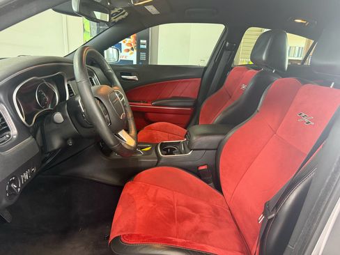 Used 2016 Dodge Charger R/T RWD image 8