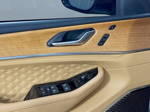 Used 2024 Jeep Grand Cherokee Summit image 17