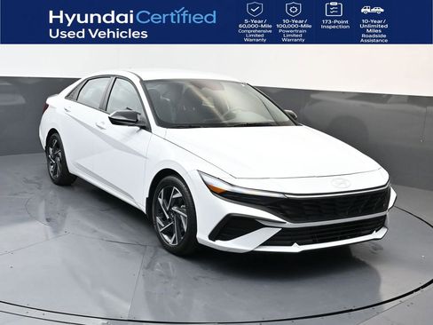 Used 2025 Hyundai Elantra Sport image 1