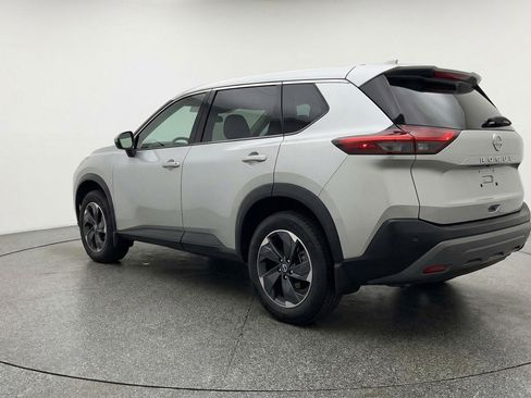 Used 2025 Nissan Rogue SV image 6