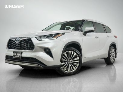Used 2023 Toyota Highlander Platinum