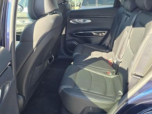 Used 2025 Genesis GV70 2.5T image 10