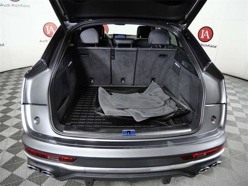Used 2022 Audi SQ5 Prestige w/ Prestige Package image 10