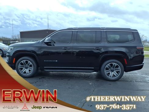 Certified 2024 Jeep Wagoneer Series II w/ Flexible Seating Group image 4