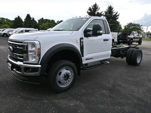 New 2025 Ford F550 4x4 Regular Cab Super Duty image 14