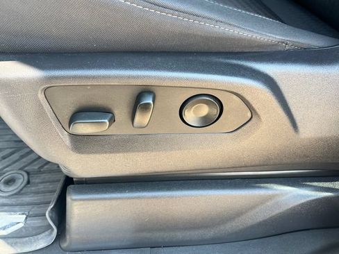 Used 2023 Chevrolet Silverado 1500 LT AWD/4WD image 12