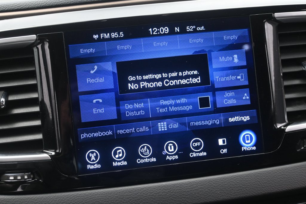 Used 2017 Chrysler Pacifica Touring-L Plus FWD image 28
