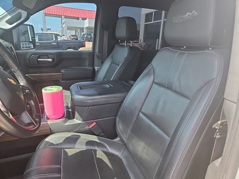 Used 2020 Chevrolet Silverado 2500 High Country w/ Z71 Off-Road Package AWD/4WD image 12