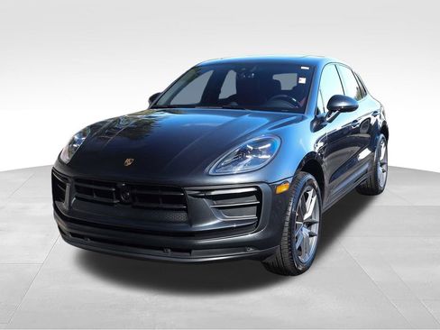 Used 2025 Porsche Macan AWD/4WD image 12