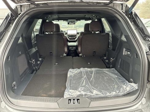 New 2026 Ford Explorer Platinum w/ LUX Leather Package image 4