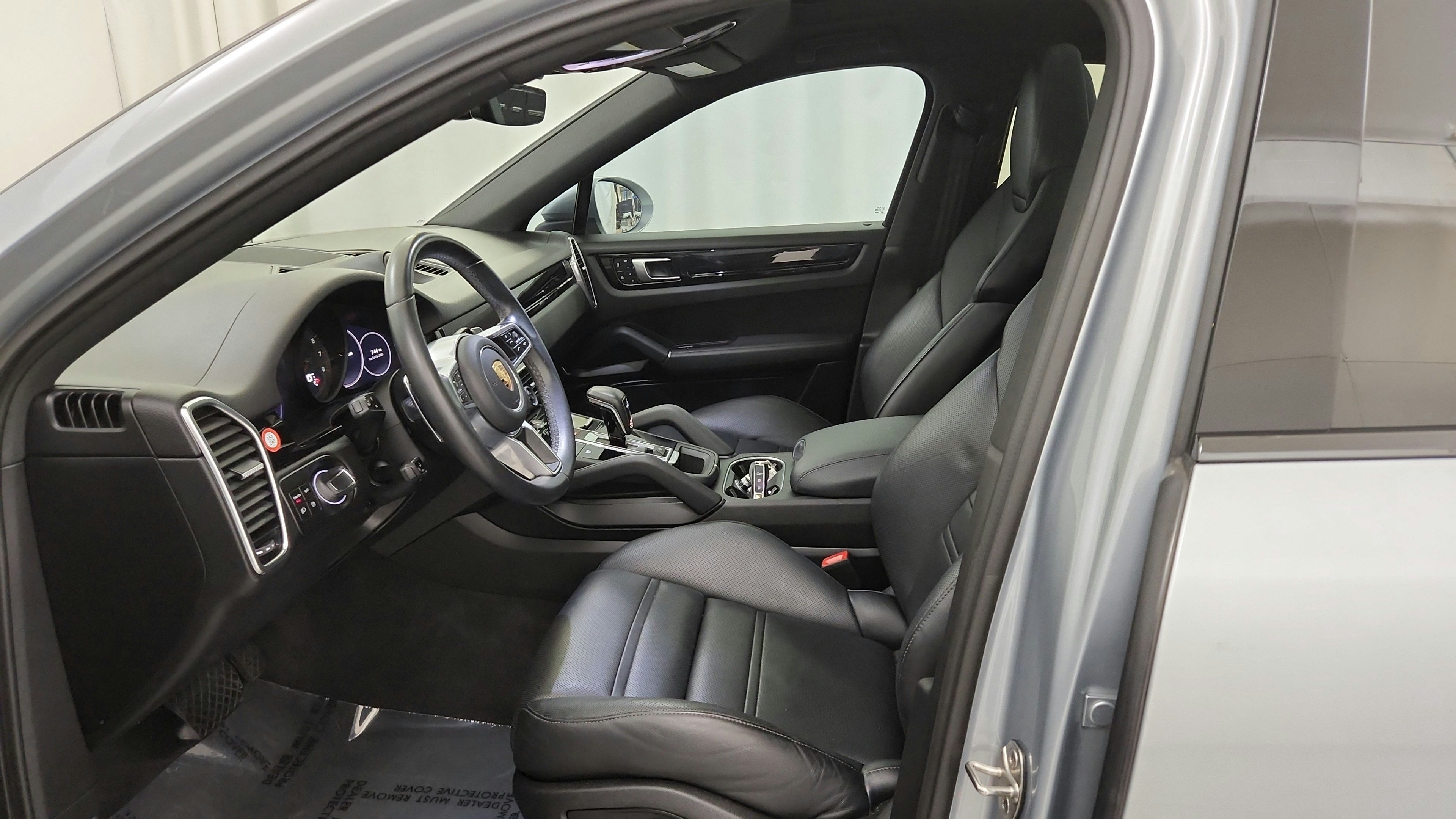 Used 2023 Porsche Cayenne Coupe AWD/4WD image 17