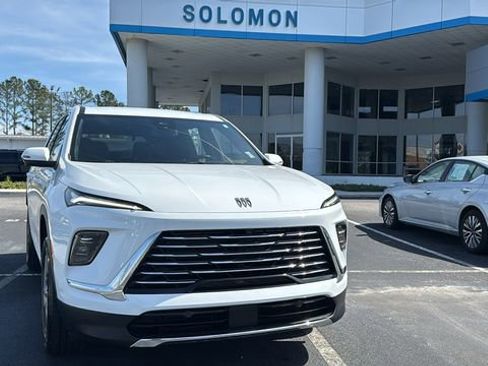 Used 2025 Buick Enclave Preferred image 1