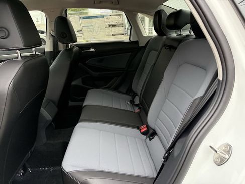New 2026 Volkswagen Jetta SE FWD image 22