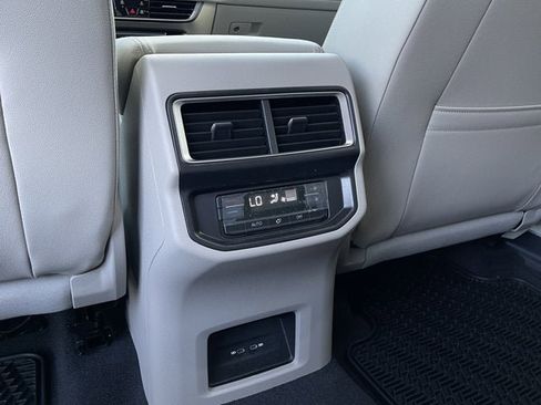 New 2026 Volkswagen Atlas SE image 25