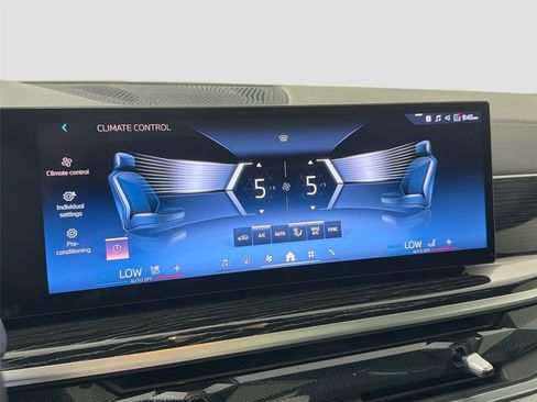 Certified 2026 BMW X7 xDrive40i w/ M Sport Package AWD/4WD image 14