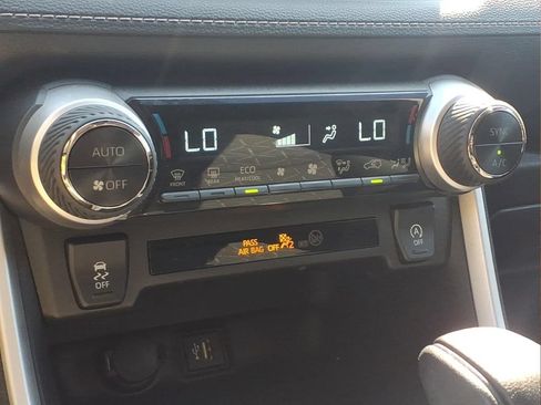 Used 2023 Toyota RAV4 XLE w/ Convenience Package FWD image 5
