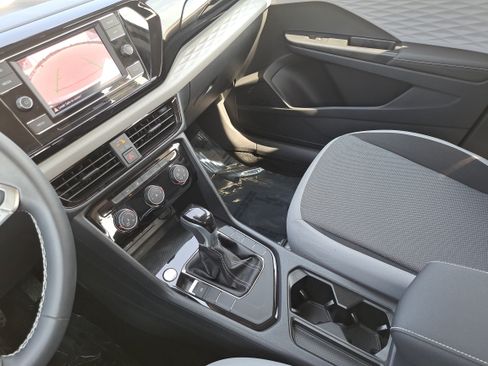 Certified 2024 Volkswagen Taos S FWD image 25