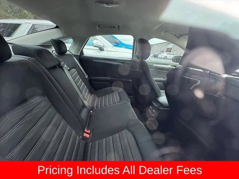 Used 2016 Ford Fusion SE FWD image 4