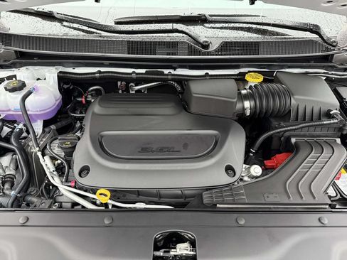 New 2026 Chrysler Pacifica Pinnacle AWD/4WD image 13