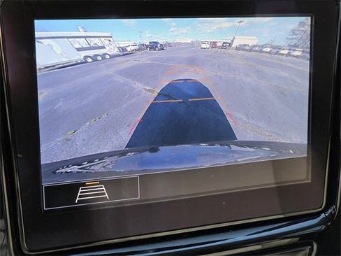 Used 2020 Chevrolet Traverse LT image 18