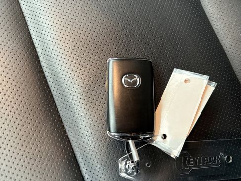 Used 2025 MAZDA CX-5 AWD 2.5 S w/ Select Package image 12