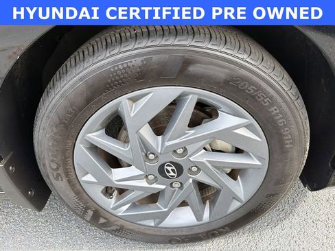 Used 2025 Hyundai Elantra Blue image 12