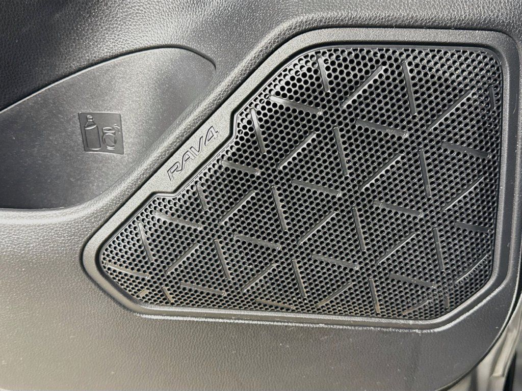 Used 2021 Toyota RAV4 XLE w/ Convenience Package AWD/4WD image 29