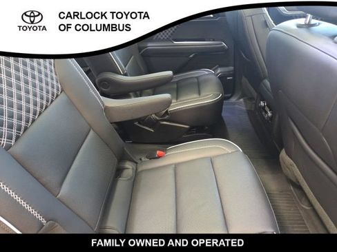 Used 2025 GMC Acadia Denali w/ LPO, All-Weather Package AWD/4WD image 17