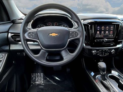 Used 2021 Chevrolet Traverse LS FWD image 10